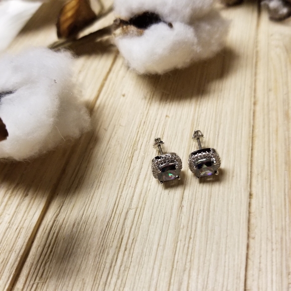 Gorgeous Rainbow Topaz Cushion cut earrings - Picture 3 of 8